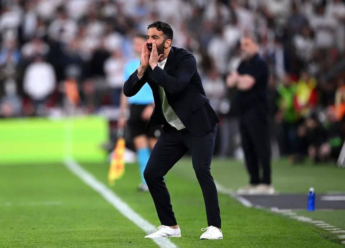 曼联主帅调整战术灵活,豪取胜利保欧战资格 曼联主帅调整战术灵活,豪取胜利保欧战资格