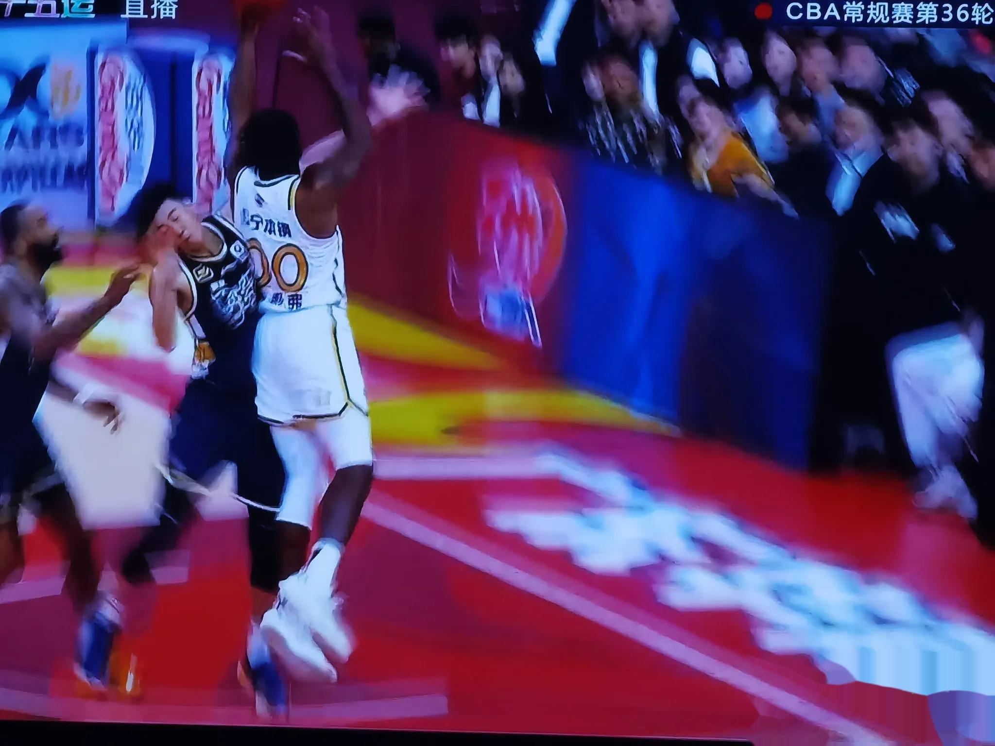 比赛结果让人意外，强队居然落败