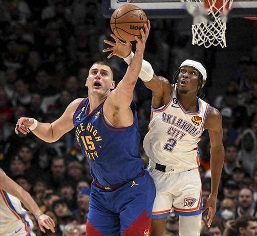 开云体育中国-超级名帅接手球队，欲突围进攻战的简单介绍