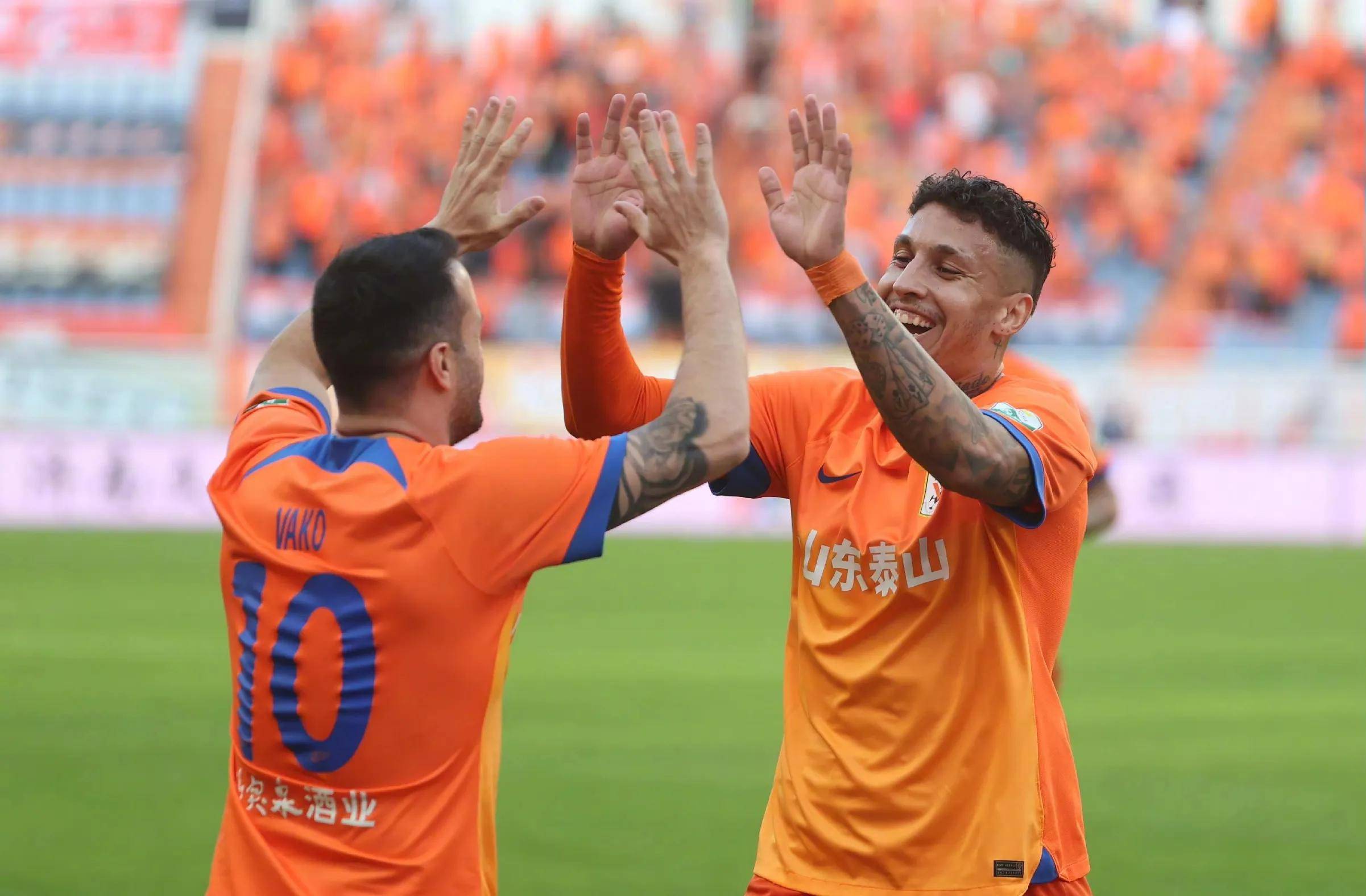 蓝军当家球星集体发威，大胜对手晋级