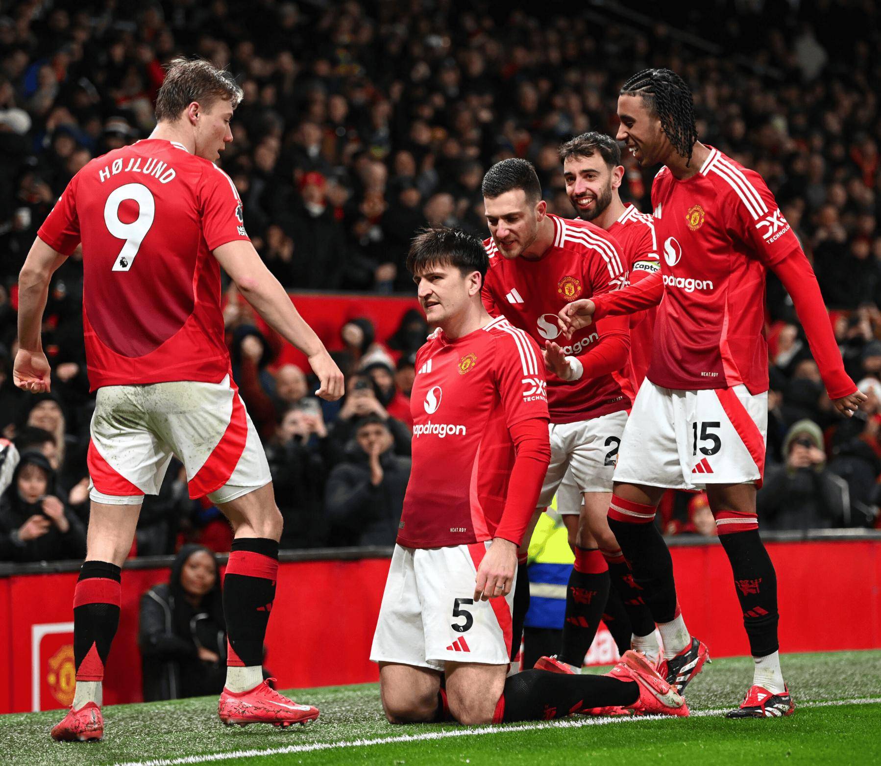 曼联客场战平沃特福德,争冠形势激烈 曼联客场战平沃特福德,争冠形势激烈