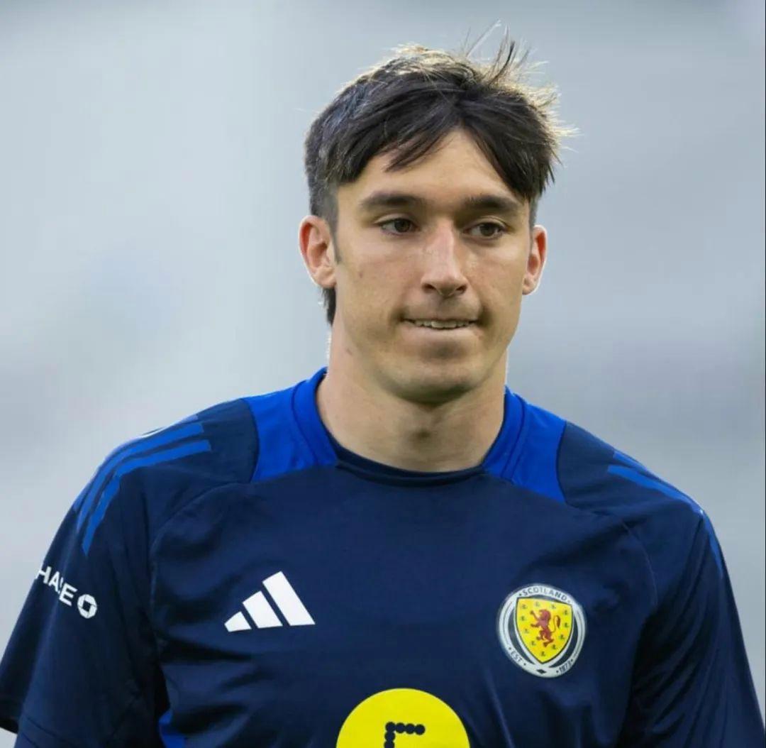 开云体育官方网站-巴萨主帅科曼愿留队重塑巴萨辉煌