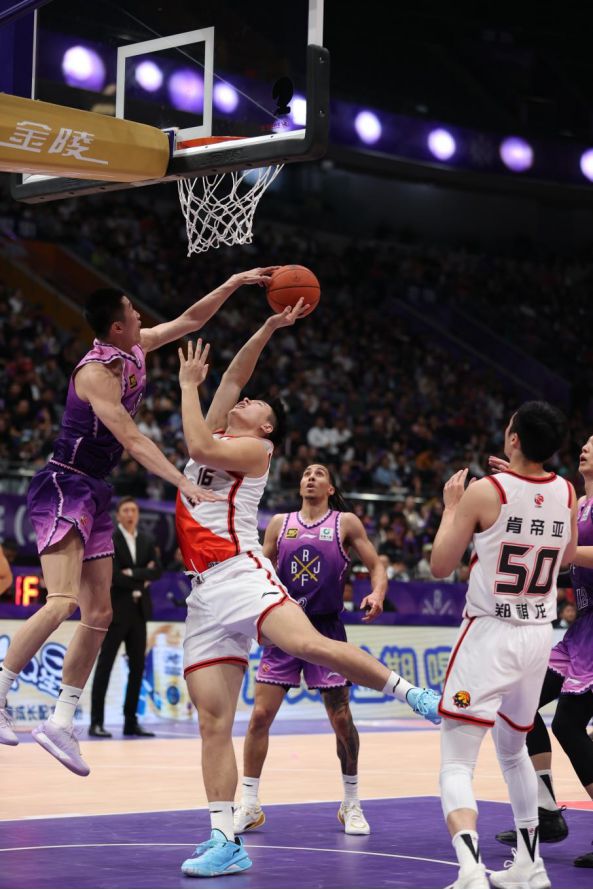 山西队大胜江苏战队,豪取两连胜 山西队大胜江苏战队,豪取两连胜