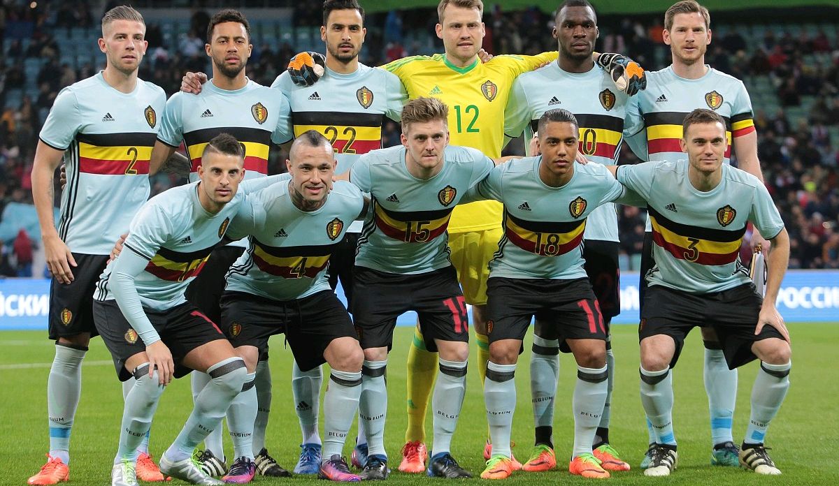 包含罗马尼亚队在对决奥地利的胜负之战的词条