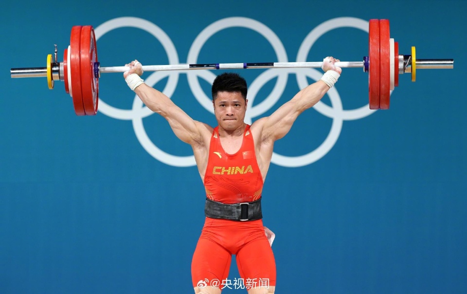 举重选手夺金势不可挡,实力惊人 举重选手夺金势不可挡,实力惊人