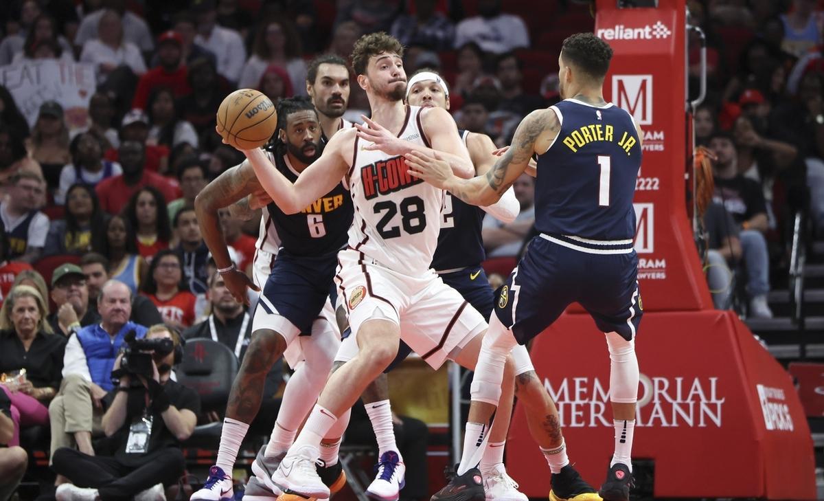 关于火箭主场以120比116力克快船,取得三连胜的信息 关于火箭主场以120比116力克快船,取得三连胜的信息