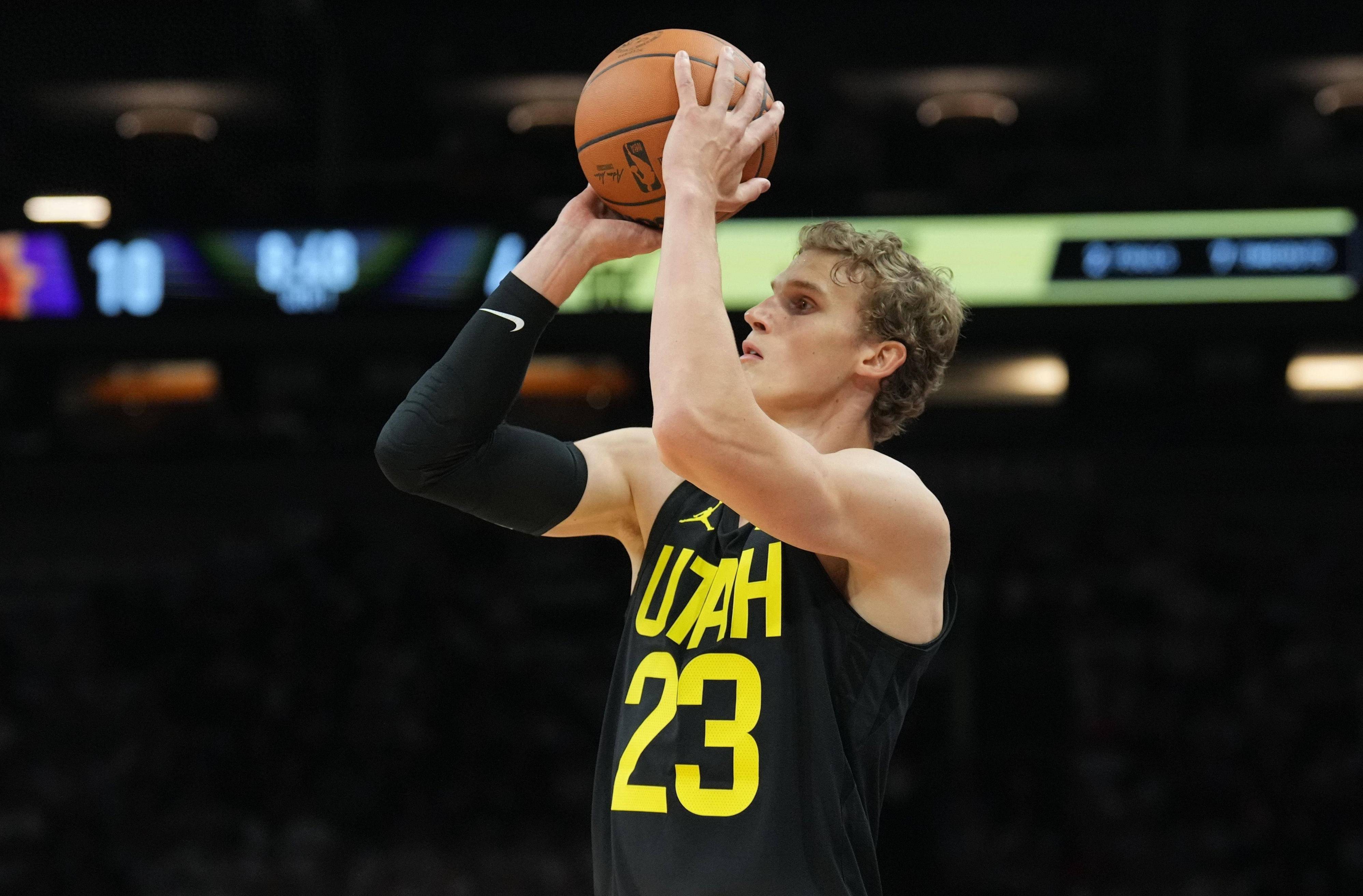 爵士稳扎稳打胜利连连积蓄巨大力量 爵士稳扎稳打胜利连连积蓄巨大力量