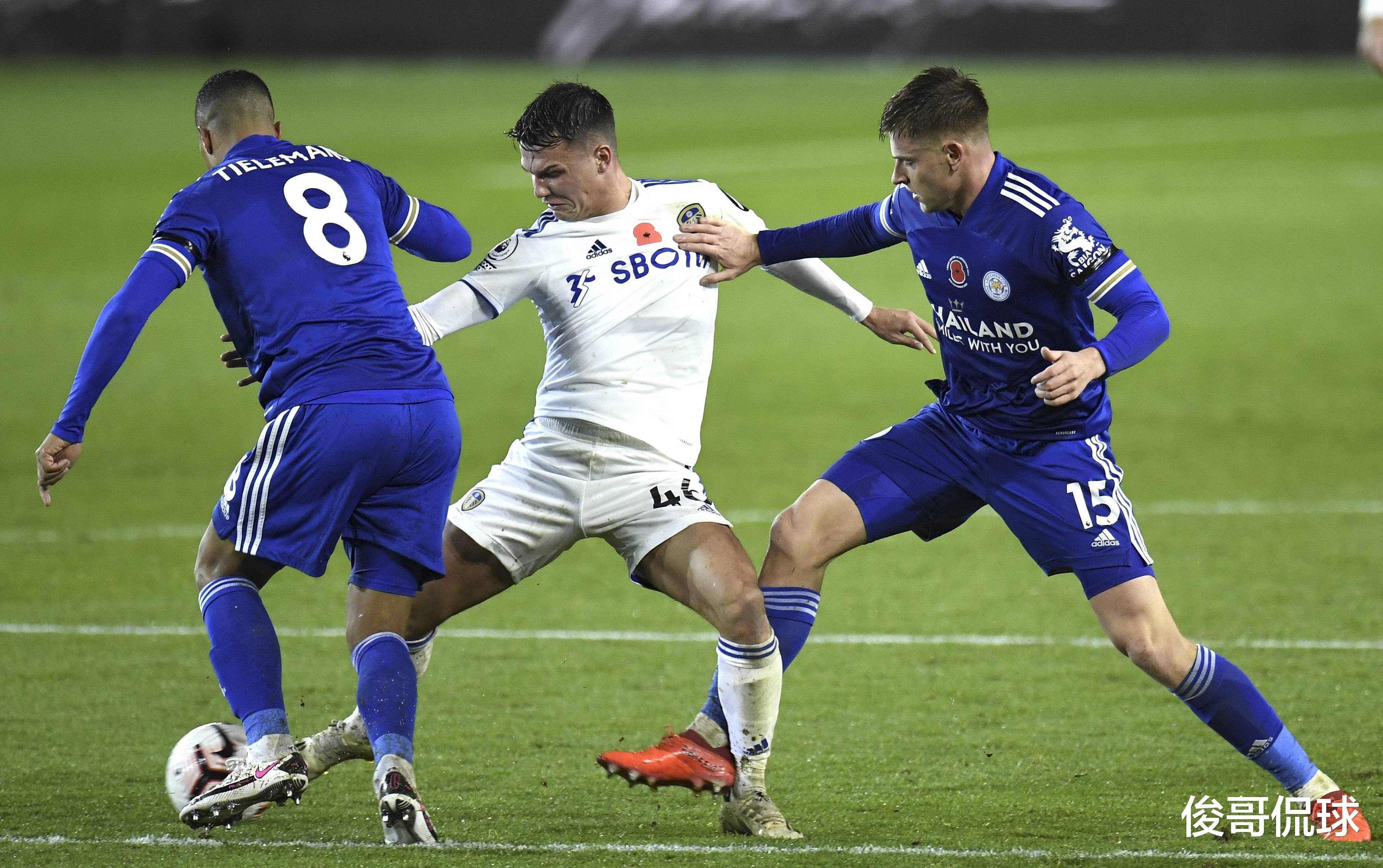 开云体育下载-包含拉齐奥后防屡失漏洞，争冠前景一触即发的词条