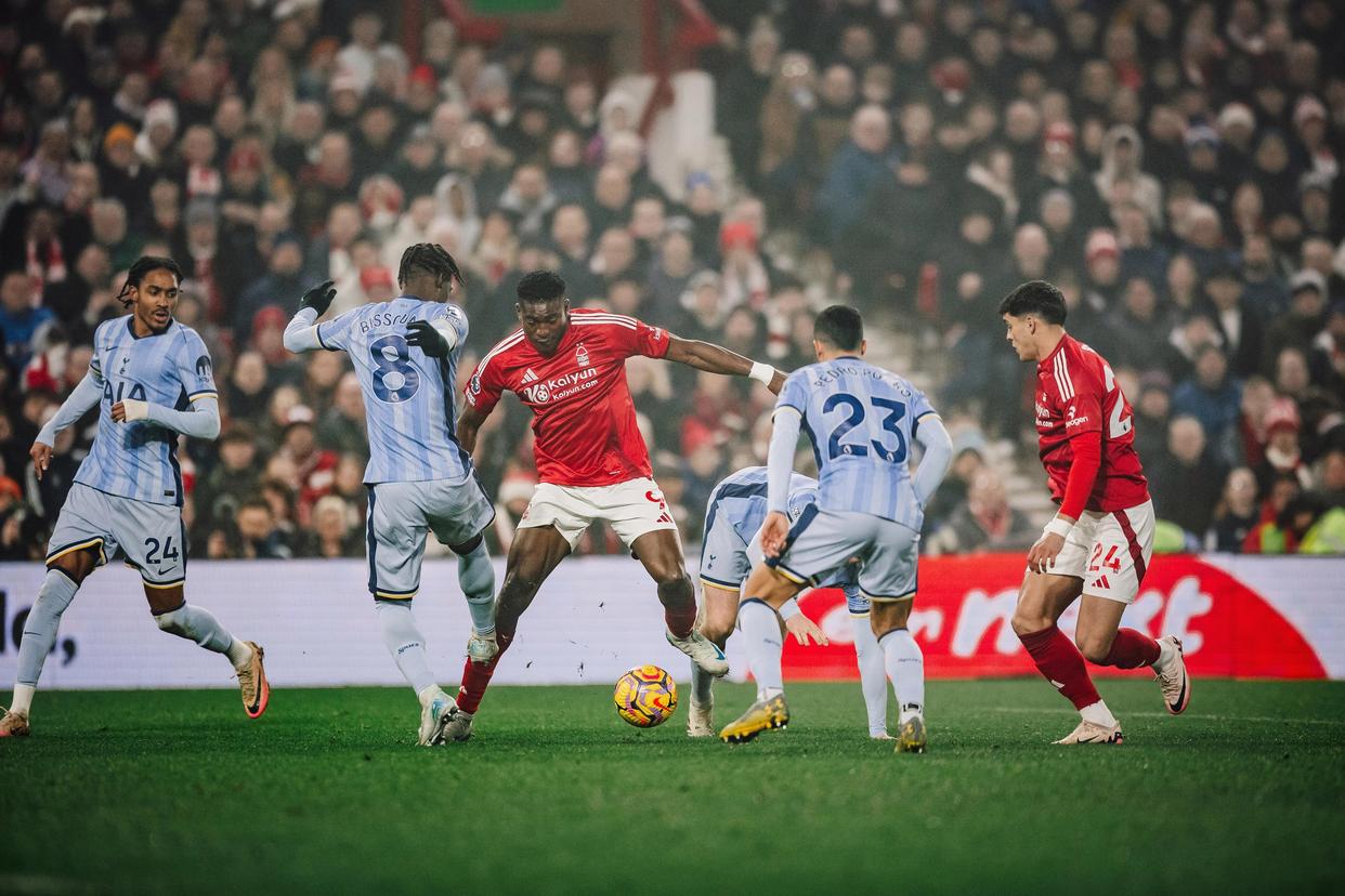 包含拉齐奥后防屡失漏洞,争冠前景一触即发的词条 包含拉齐奥后防屡失漏洞,争冠前景一触即发的词条