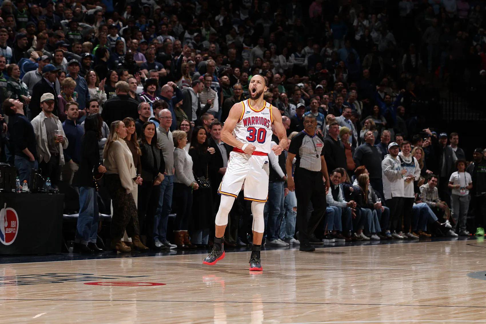 开云体育平台APP-勇士再度战胜奇才，双枪联手狂轰三分