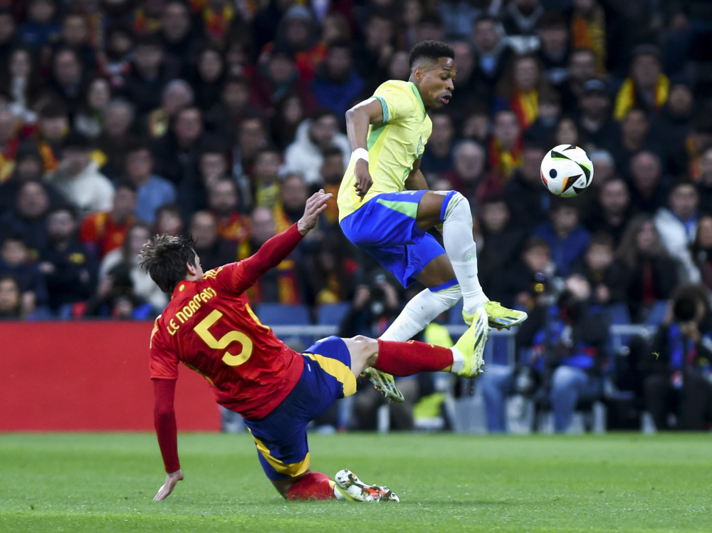 开云体育中国-西班牙国家队赢得友谊赛，表现出色