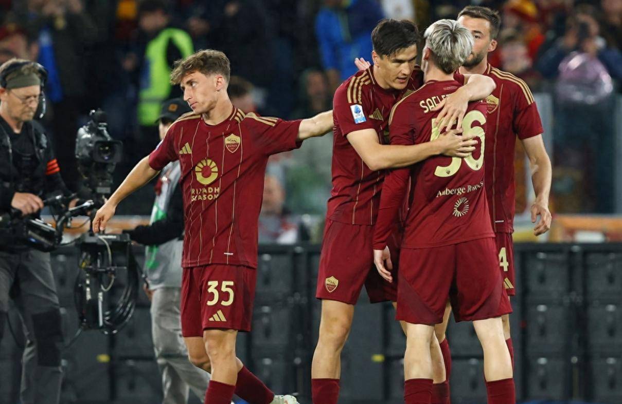 意甲比赛场面惊险,球迷尖叫连连 意甲比赛场面惊险,球迷尖叫连连