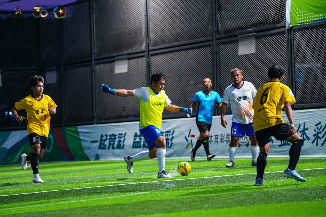 激情足球对决实况直播,现场气氛热烈 激情足球对决实况直播,现场气氛热烈