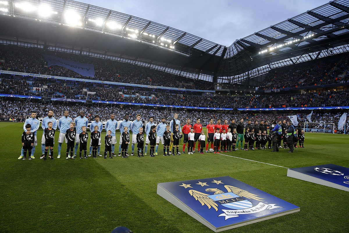 欧洲赛场上的激烈对决,双方互不相让 欧洲赛场上的激烈对决,双方互不相让