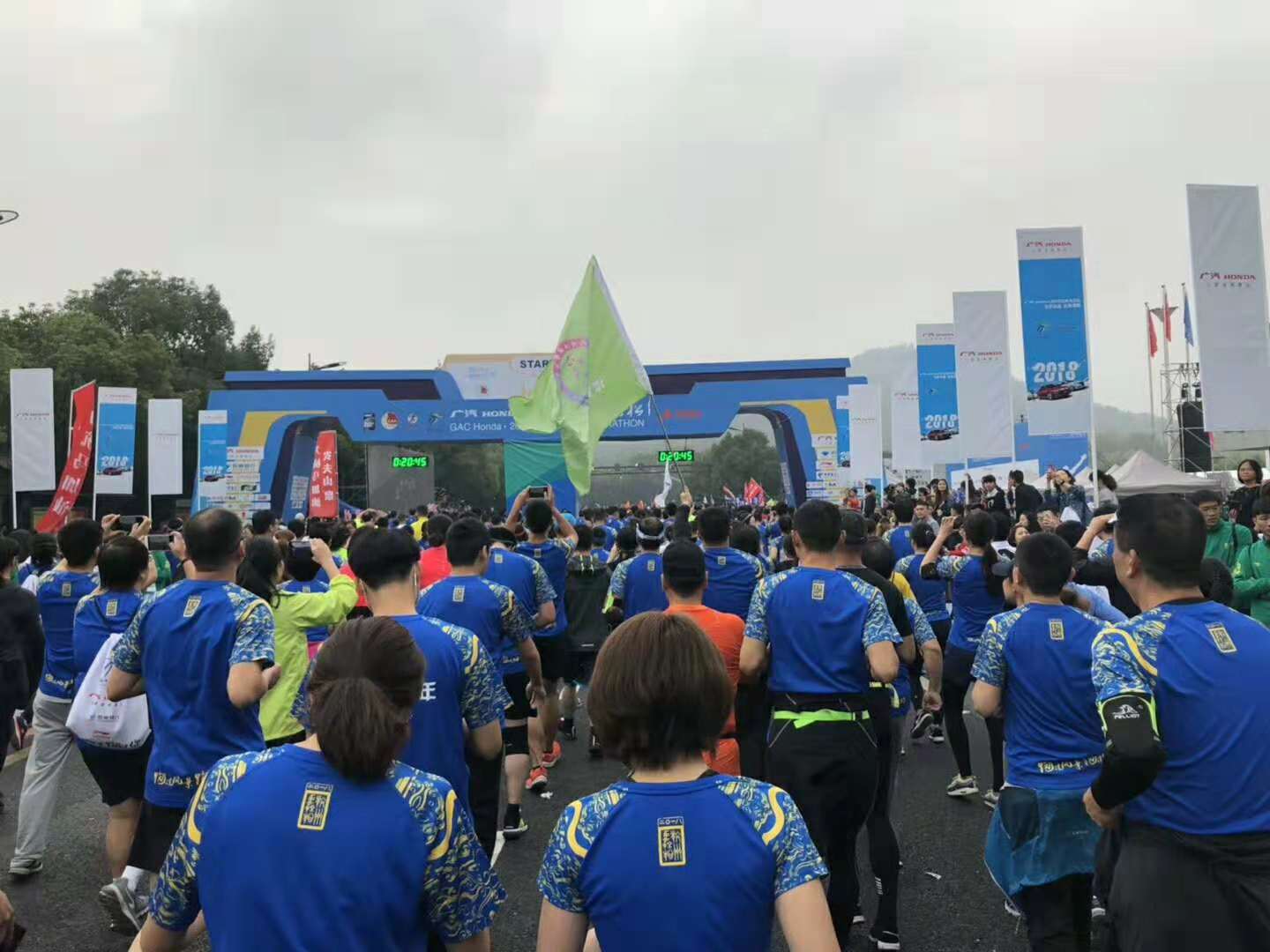 韦伯联盟张伟热心公益马拉松比赛中心一触即发的简单介绍 韦伯联盟张伟热心公益马拉松比赛中心一触即发的简单介绍