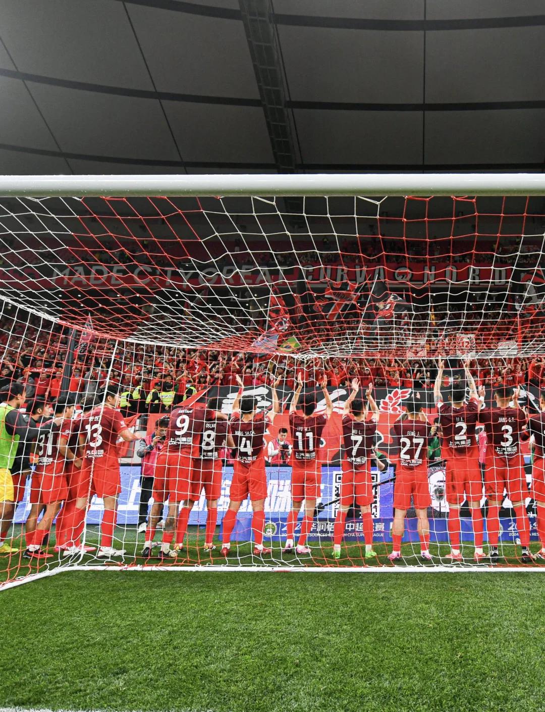 开云体育平台APP-举重赛场一触即发运动员力挽狂澜斩获胜利的简单介绍