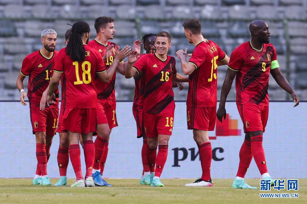 西班牙战平希腊,保持榜首位置 西班牙战平希腊,保持榜首位置