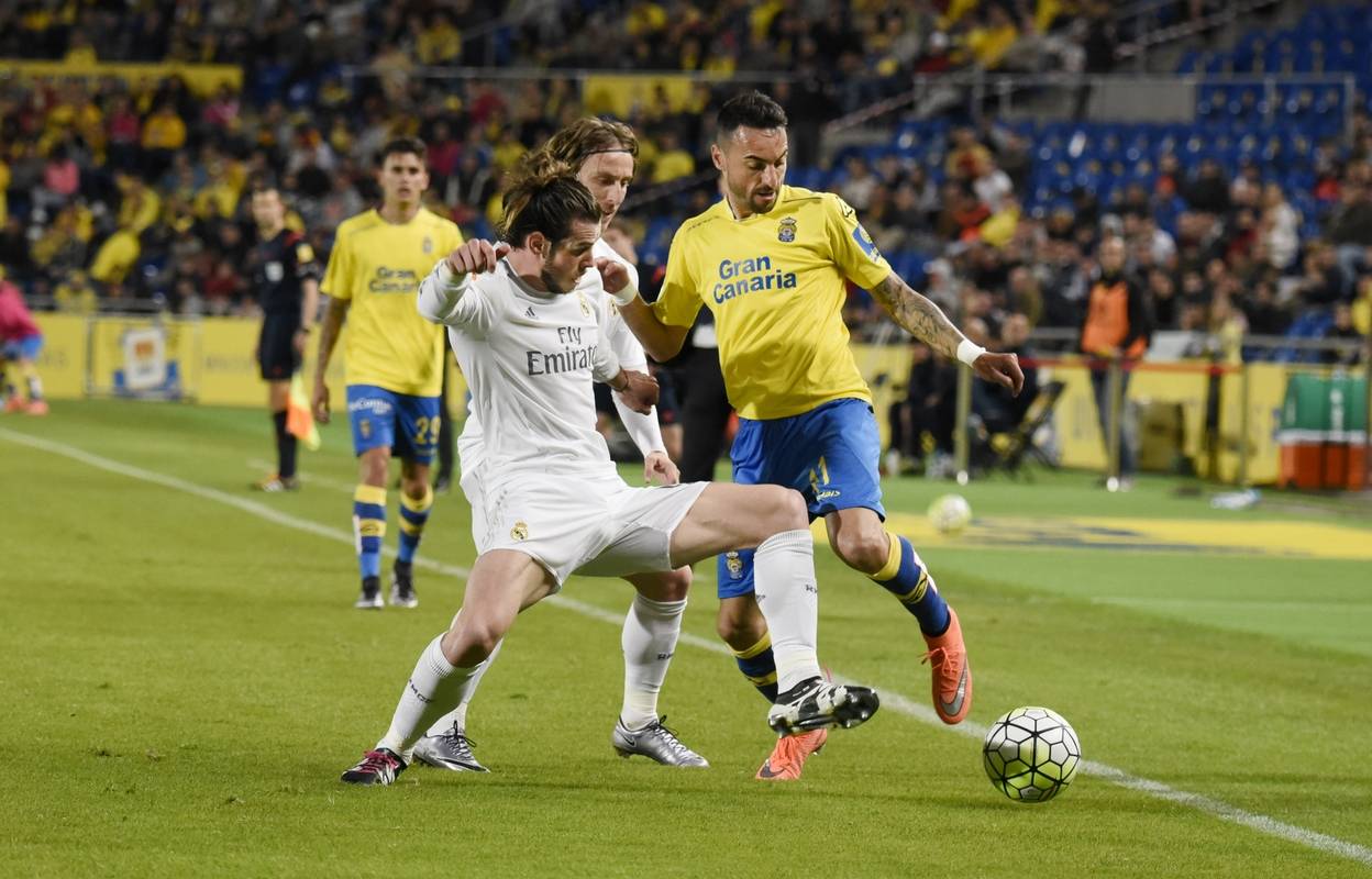 开云APP-皇马主场苦胜拉斯帕尔马斯，继续领跑西甲积分榜