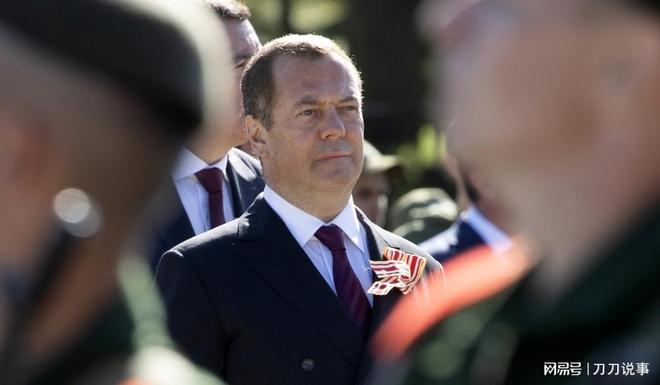 开云下载-关于美国网球队翻盘欧洲网球队，梅德韦杰夫统治全场的信息